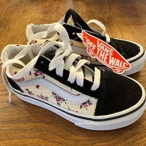 NWT Kids 10.5 Vans Shoe